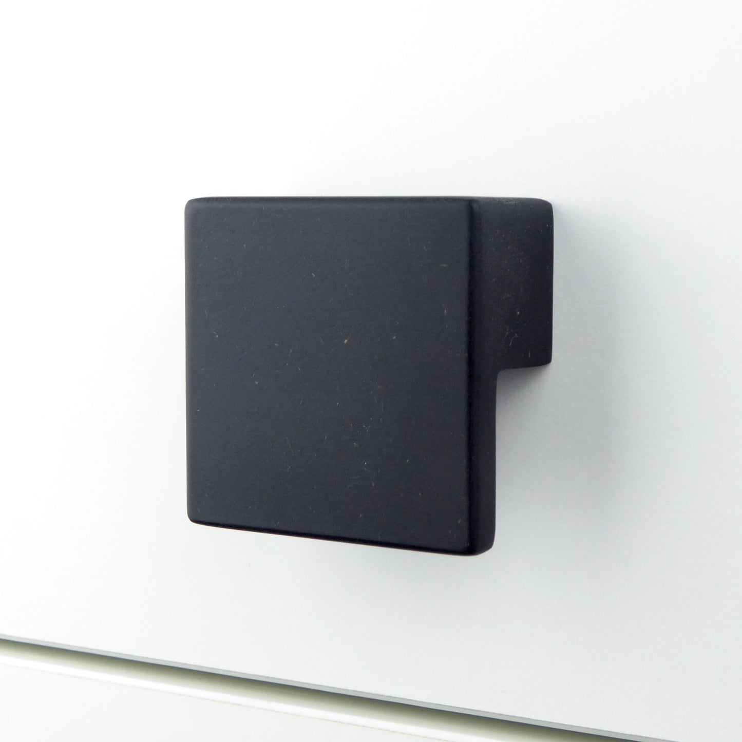 square black handle pulls for cabinets